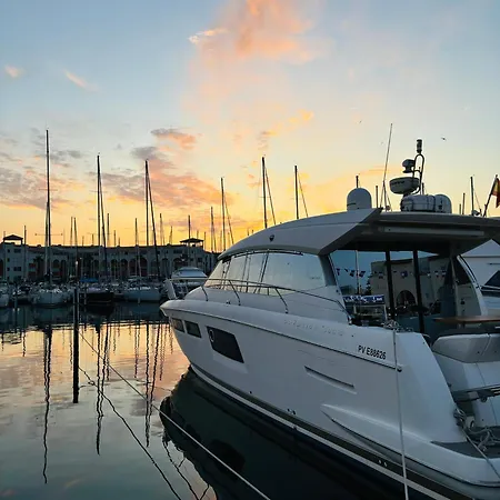Apartment Cosy T2 Climatise Sur Le Port A 5min De La Parking Prive Linge De Bain Et De Lit Fournis Leucate