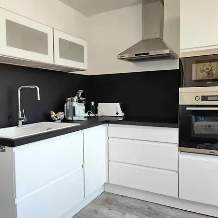 Cosy T2 Climatise Sur Le Port A 5Min De La Mer Parking Prive Linge De Bain Et De Lit Fournis Apartment Leucate