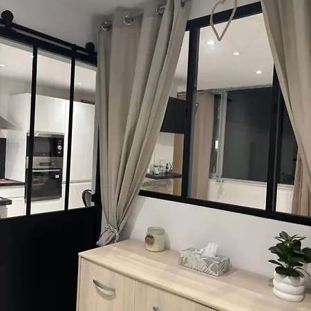 Cosy T2 Climatisé Sur Le Port à 5min De La Parking Privé Linge De Bain Et De Lit Fournis Appartamento